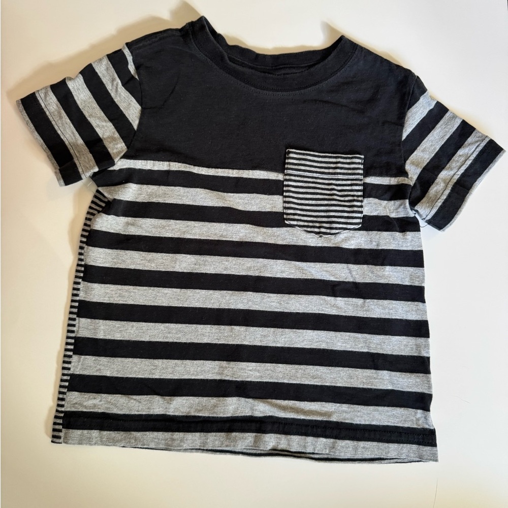 Hanna Andersson 110 / US 5 Grey Black Stripe Short Sleeve T-Shirt
